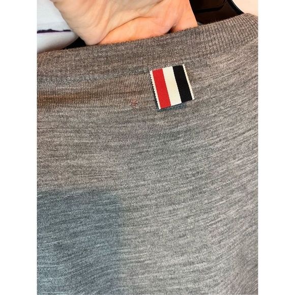 THOM BROWNE MEDIUM GREY FINE MERINO WOOL 4-BAR CREW NECK PULLOVER - Picture 8 of 10